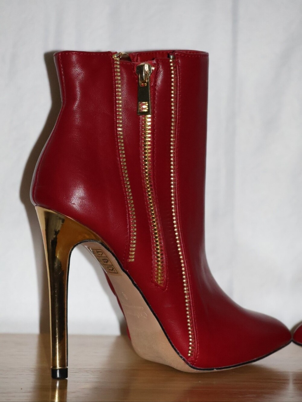 Catherine Malandrino Red Pointed Toe Stiletto Ankle Boots w/ Gold Zipper Accents